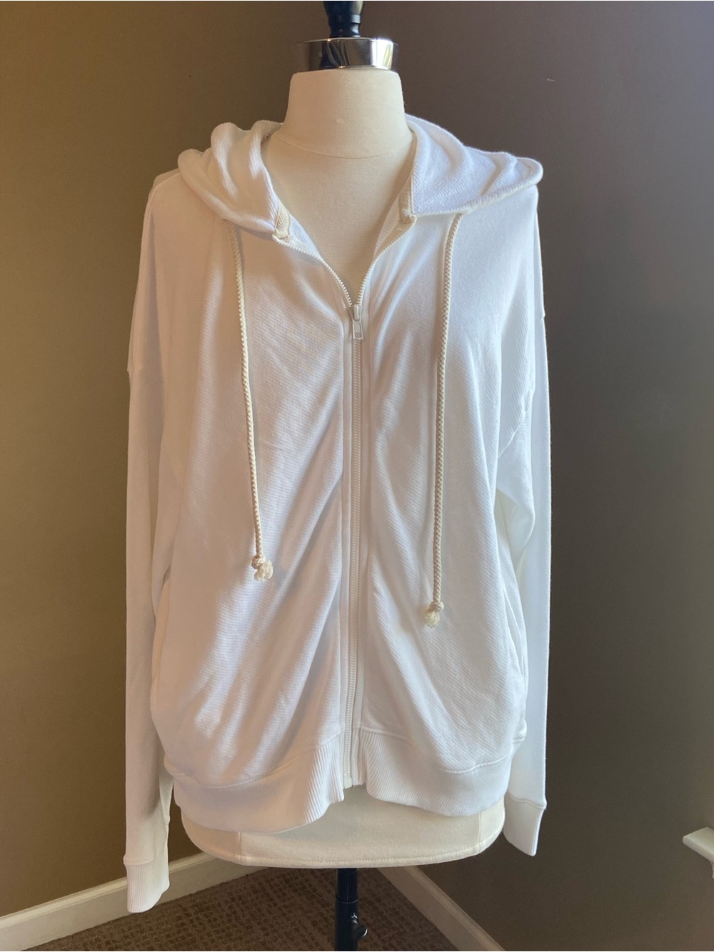 Universal Threads White Zip-Up Hoodie Jacket. Small, Casual, Activewear, Gym